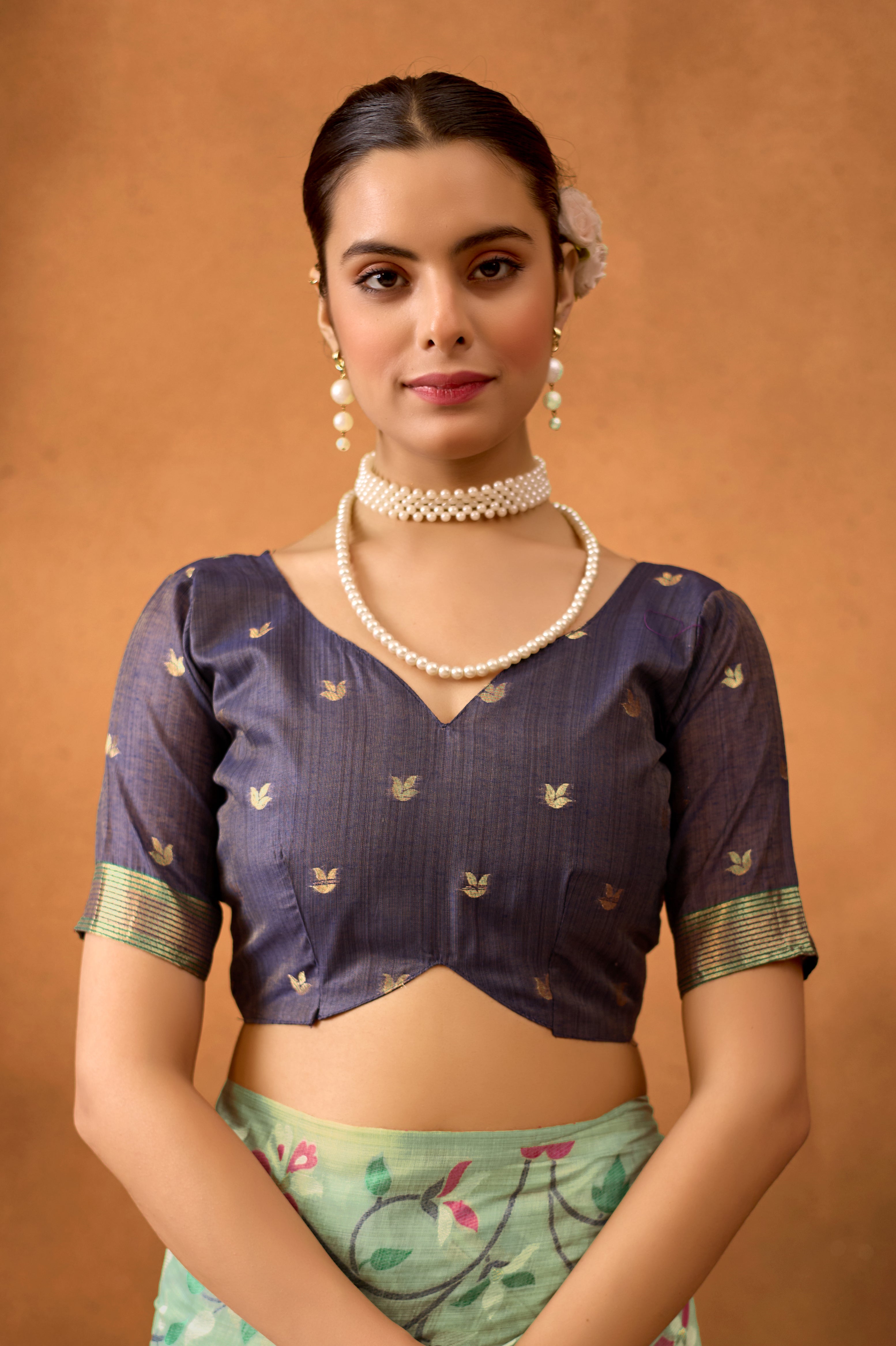 Woven Floral Design Muga Cotton Saree in C Green