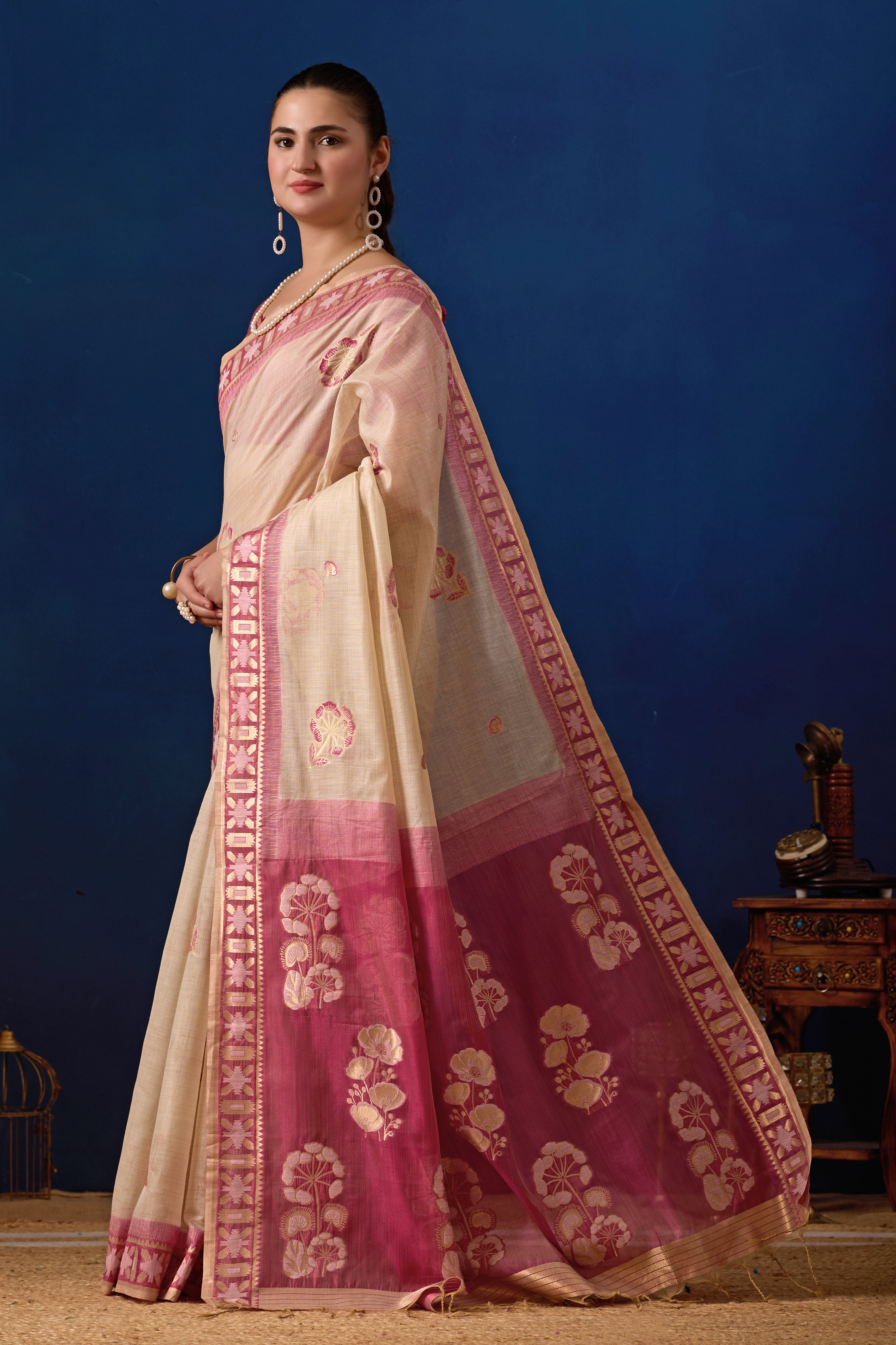 Elegant Cotton Silk Saree in Cream with Pink Contrast