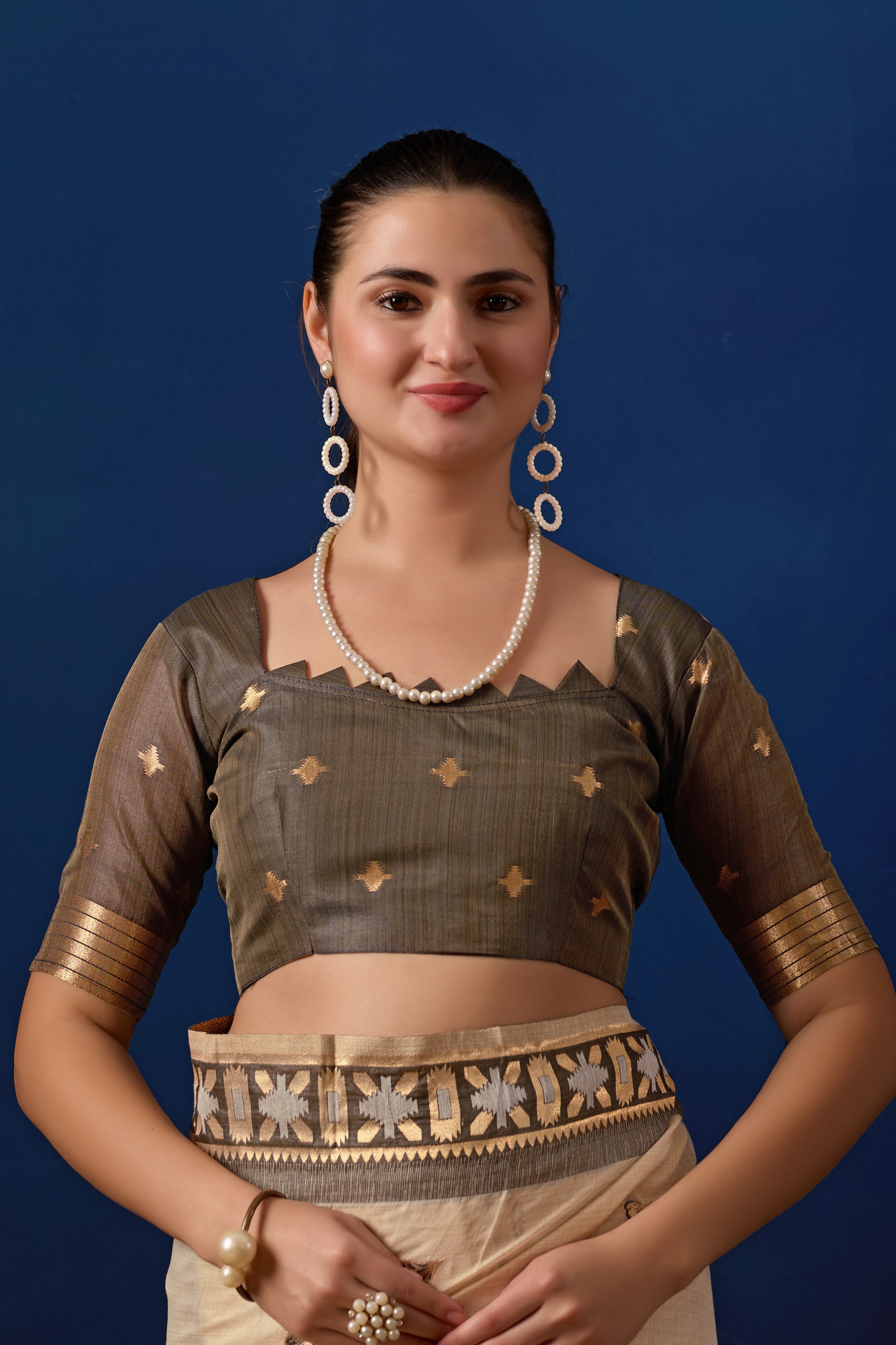 Elegant Cotton Silk Saree in Cream with Gray Contrast