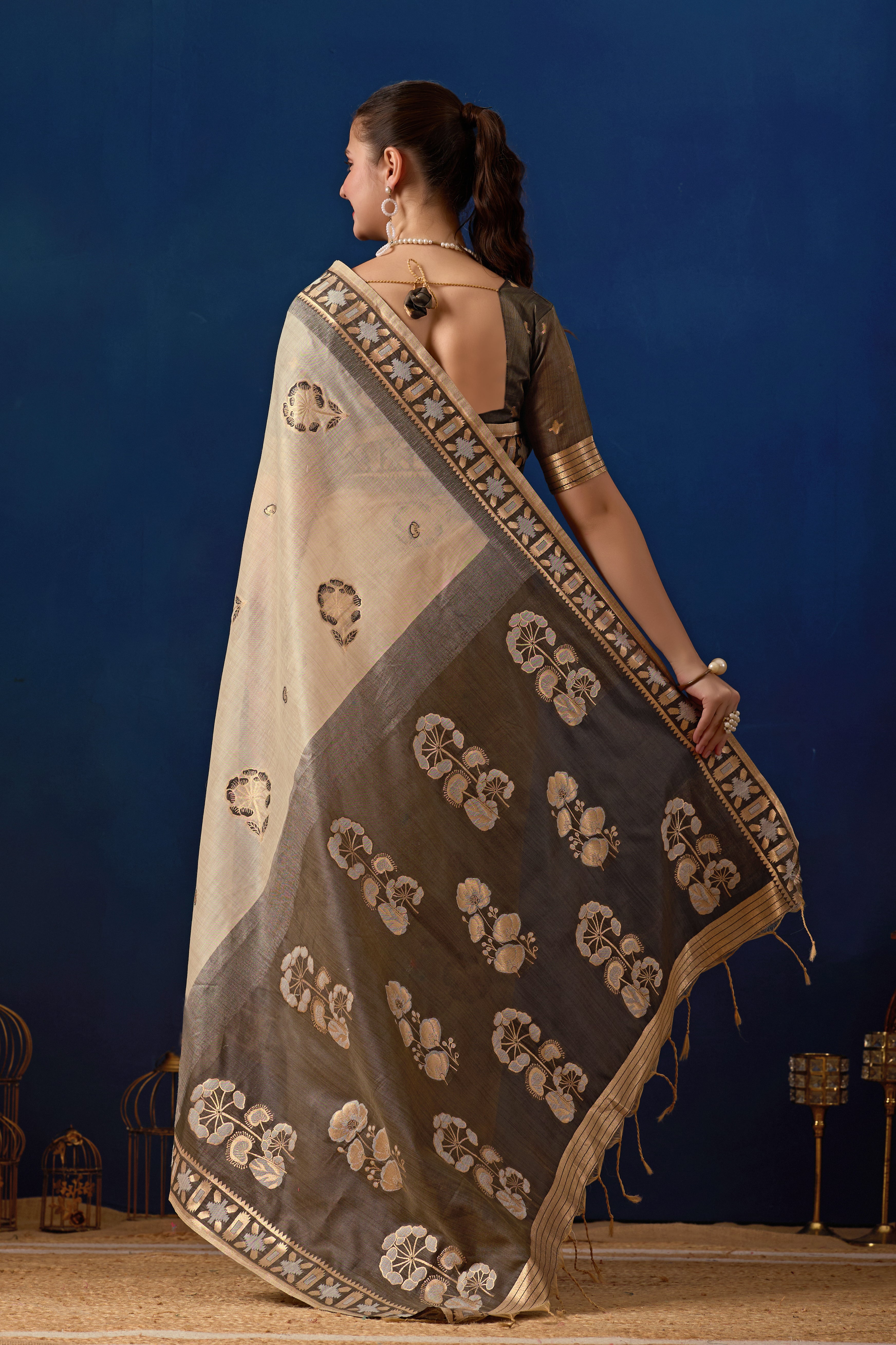 Elegant Cotton Silk Saree in Cream with Gray Contrast