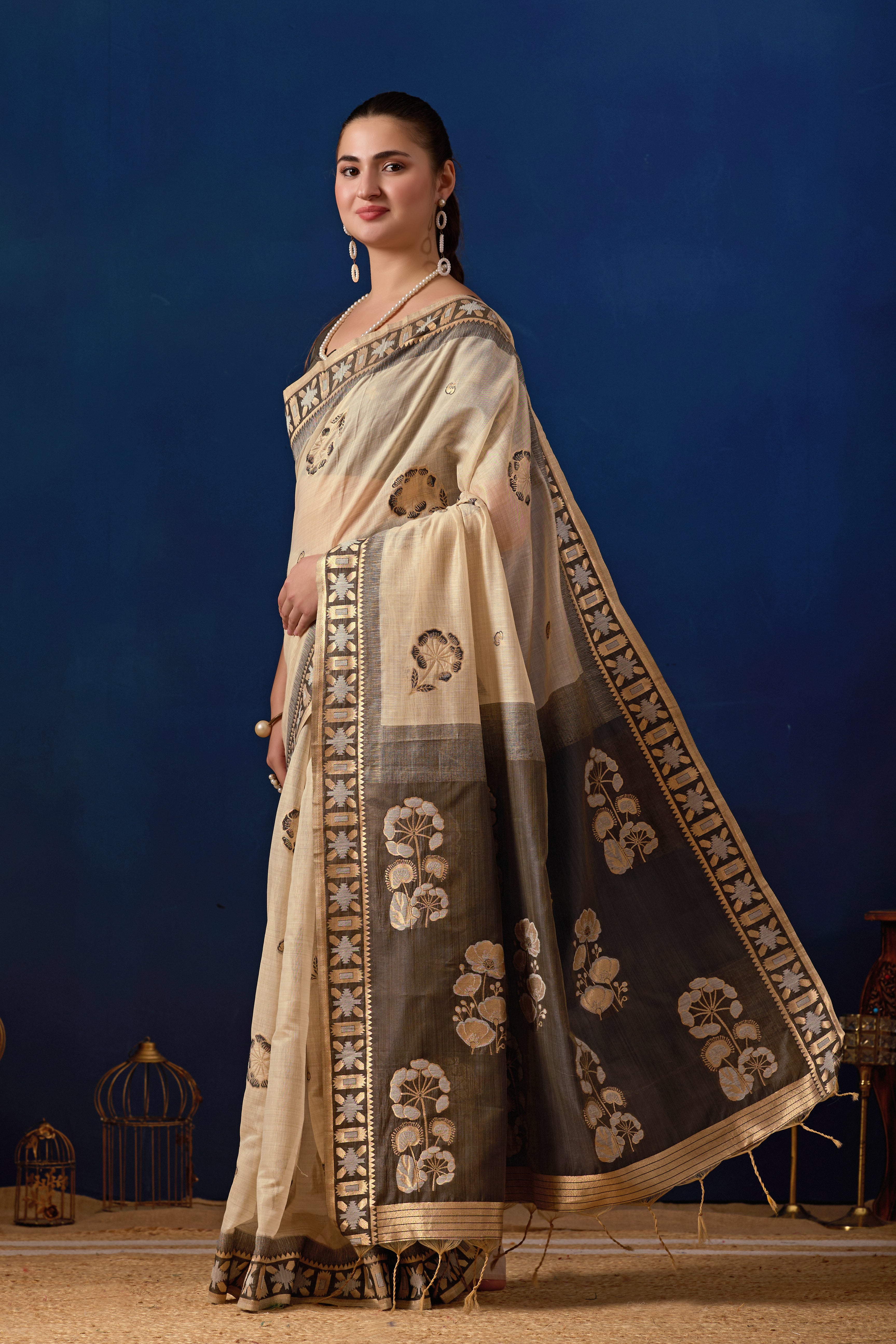 Elegant Cotton Silk Saree in Cream with Gray Contrast