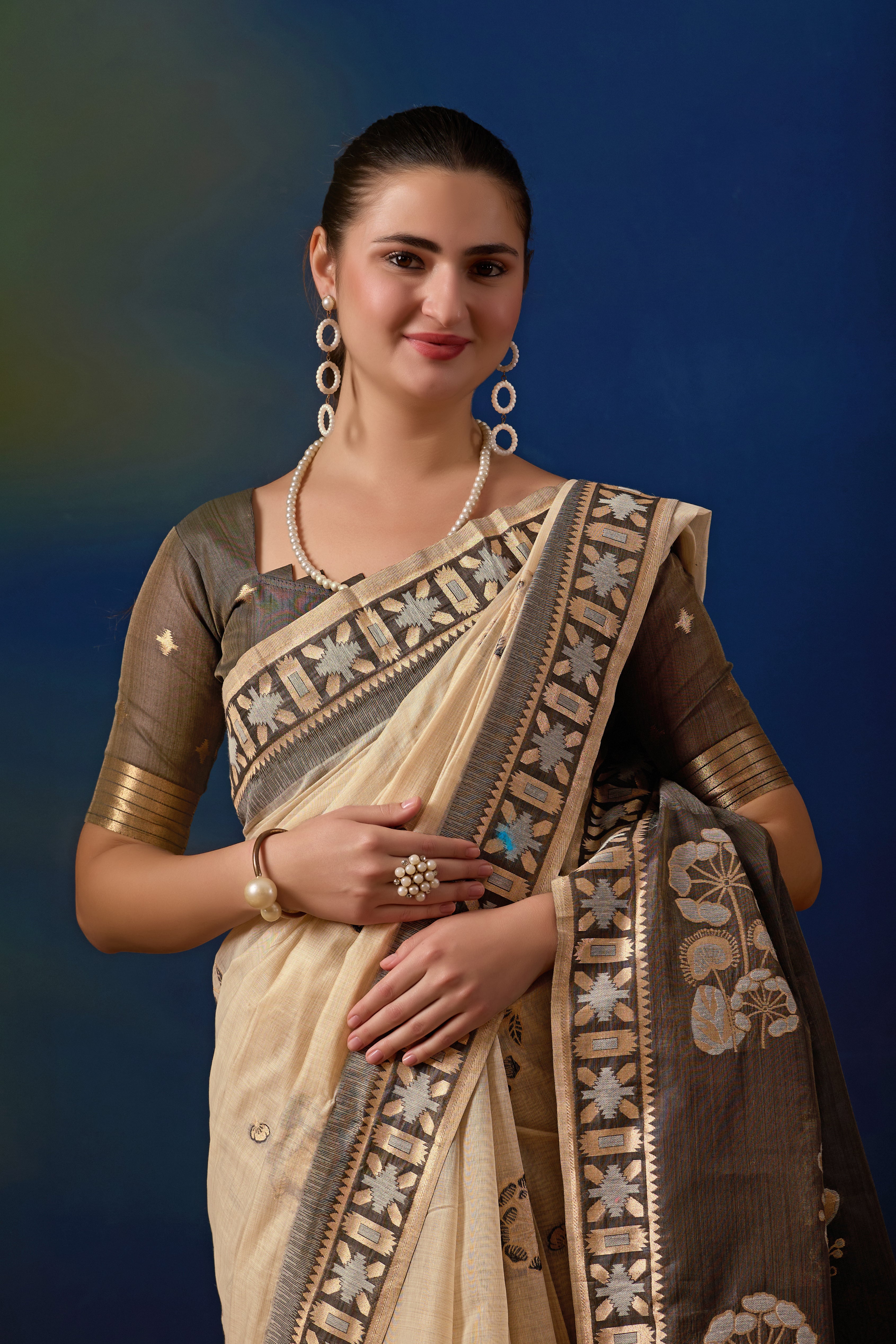 Elegant Cotton Silk Saree in Cream with Gray Contrast