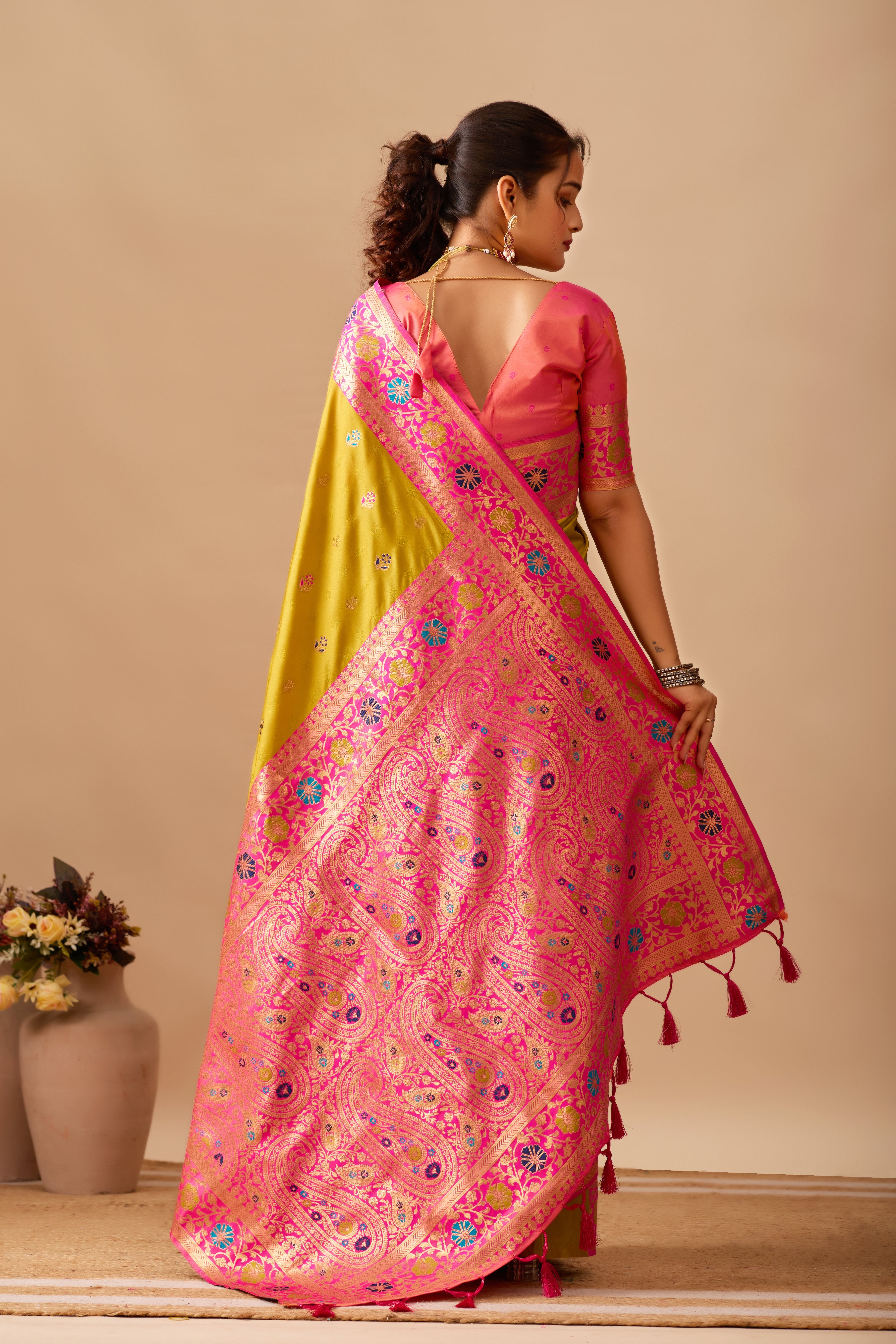 Kavya Banarasi Silk Saree in Mehendi