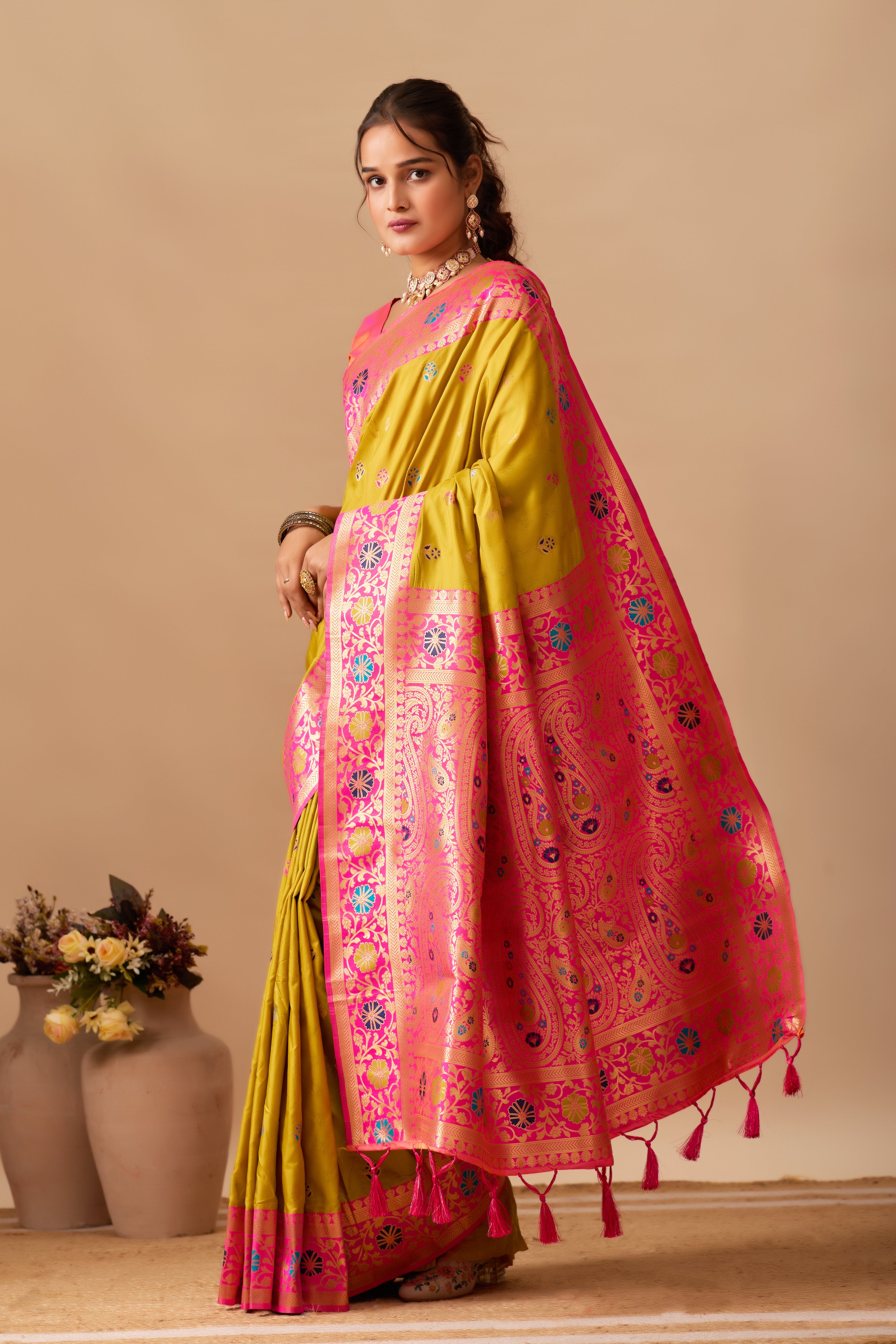 Kavya Banarasi Silk Saree in Mehendi