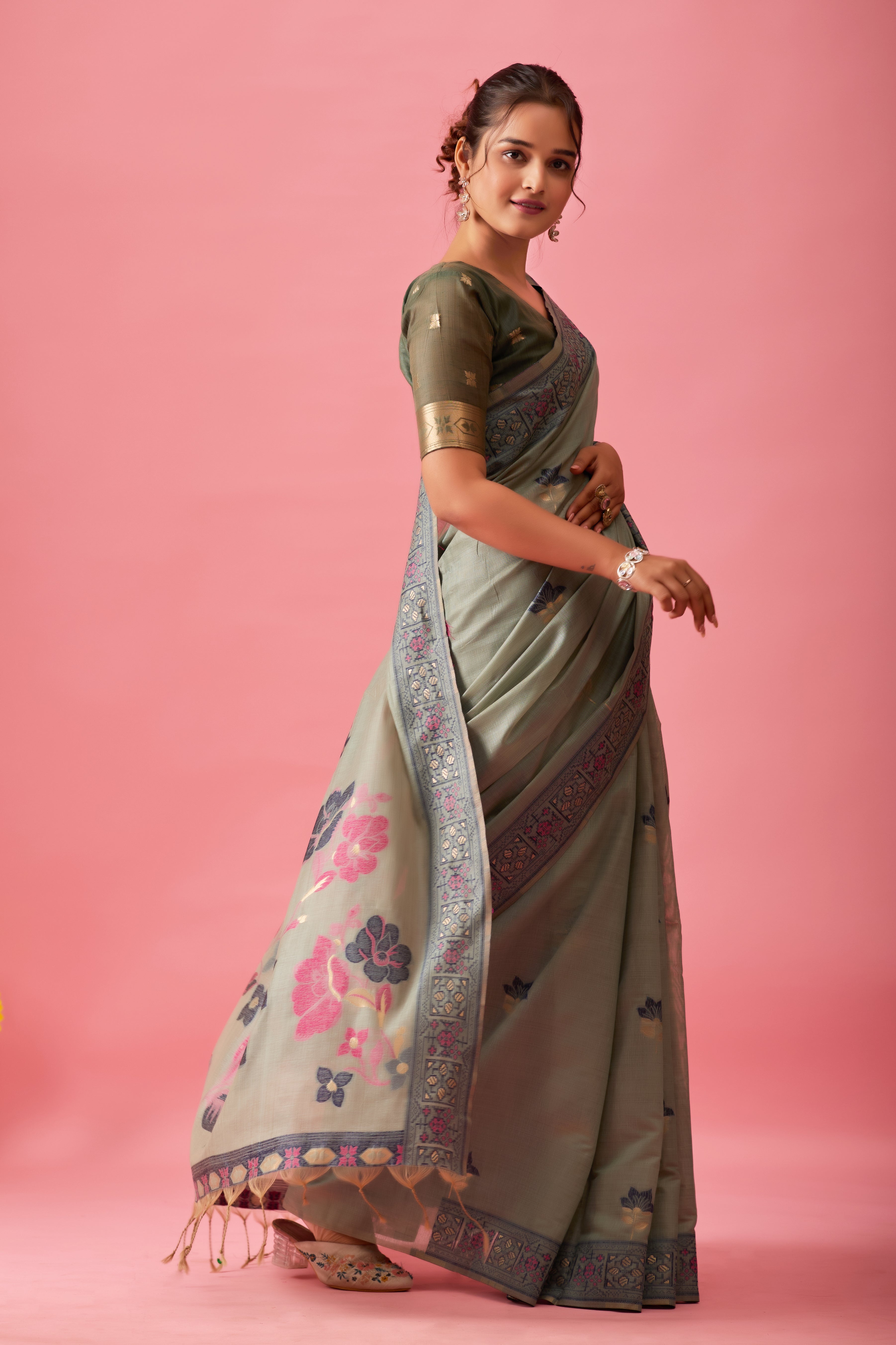 Aarvi Muga Cotton Saree in Green