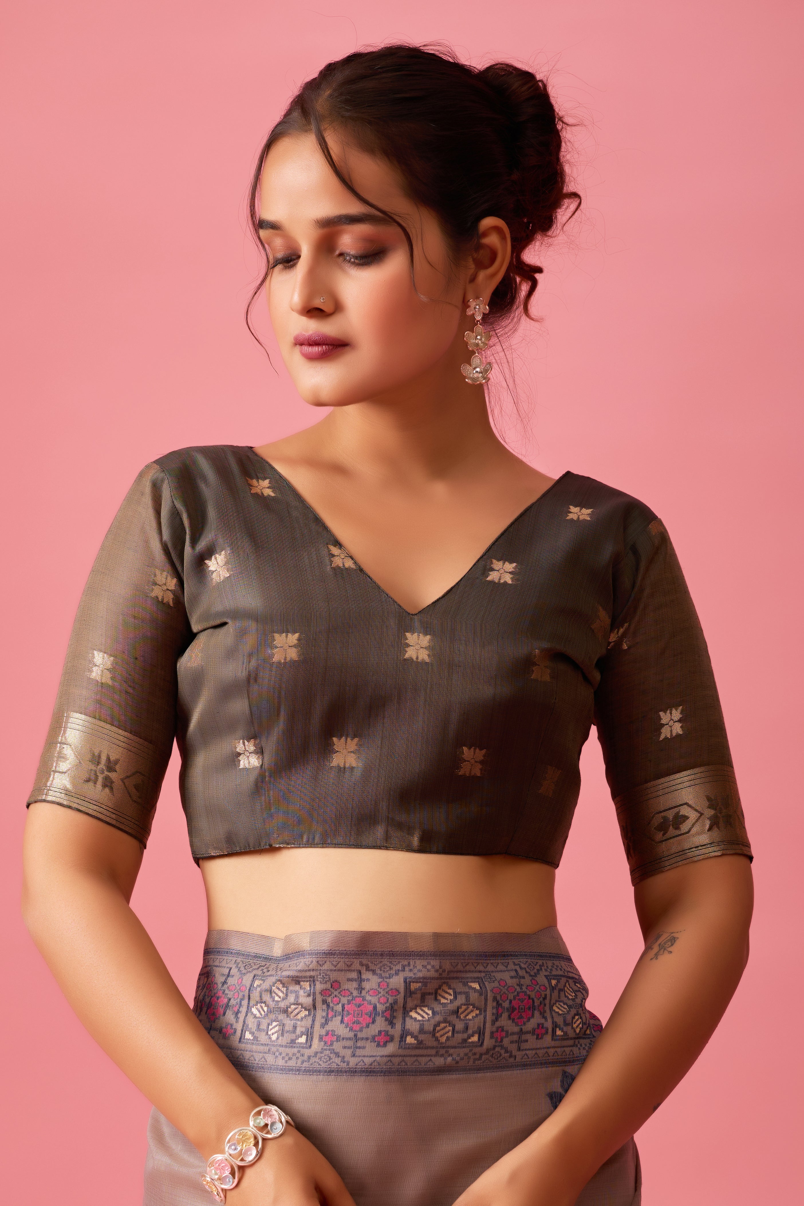 Aarvi Muga Cotton Saree in Gray