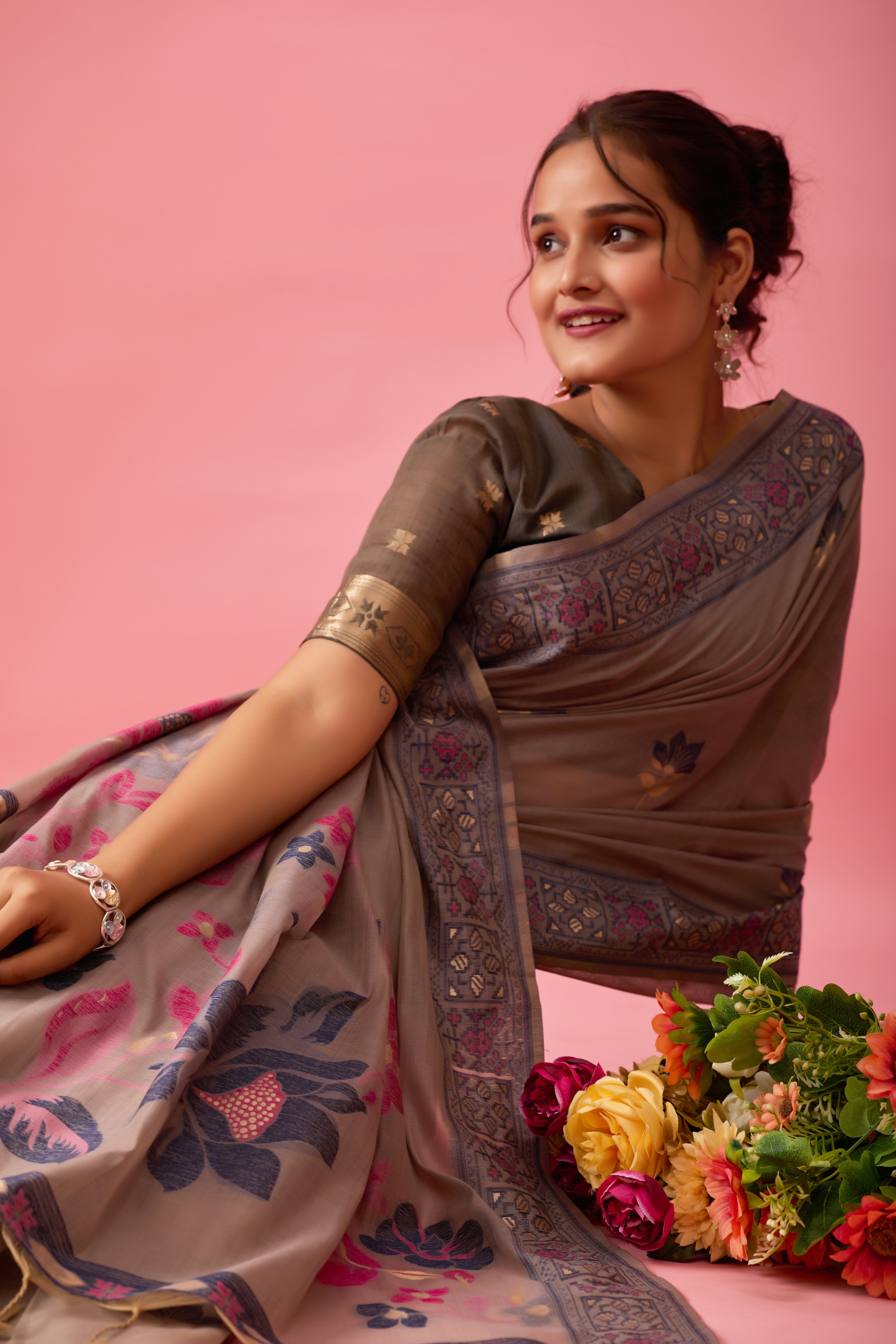 Aarvi Muga Cotton Saree in Gray
