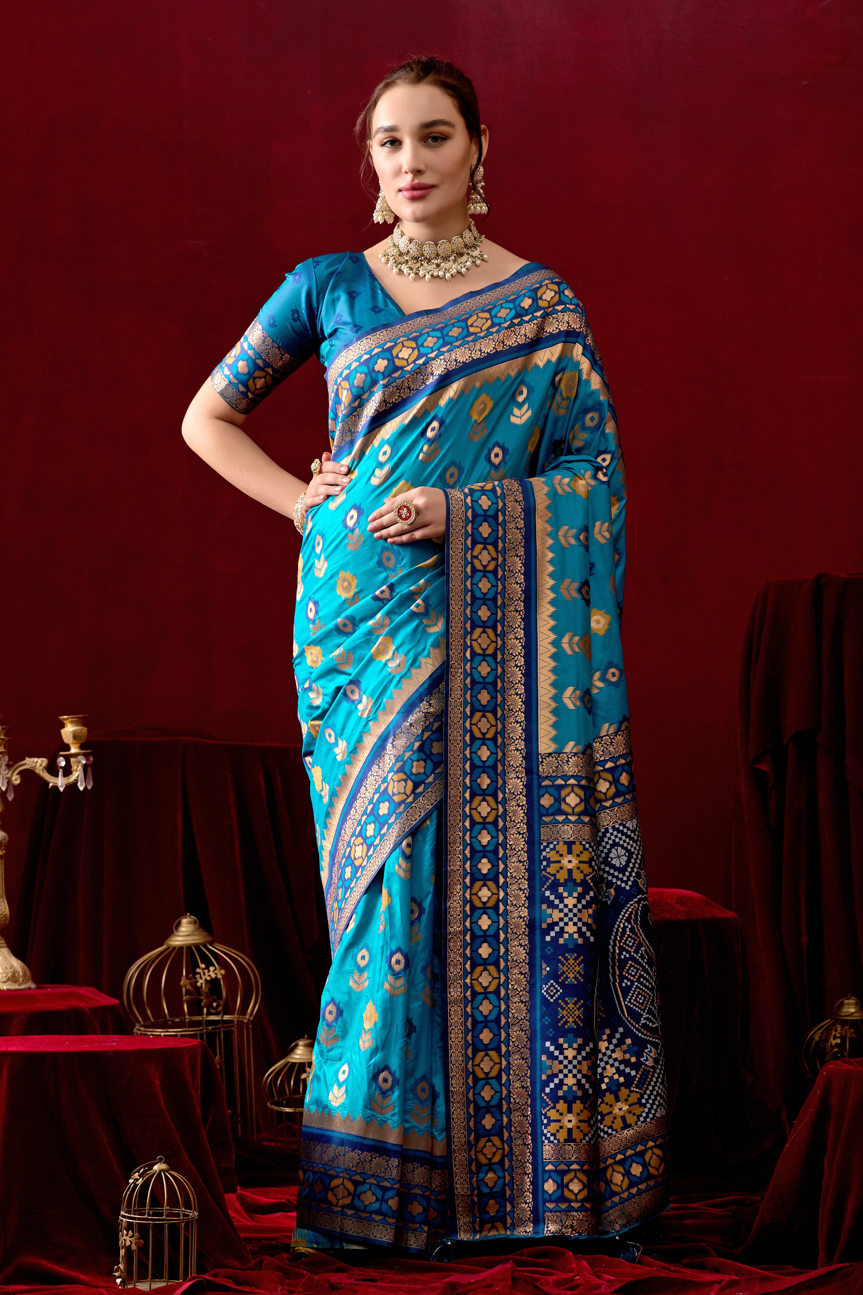 Vasanti Firoji & Navy Blue Contrast Banarasi Silk Saree