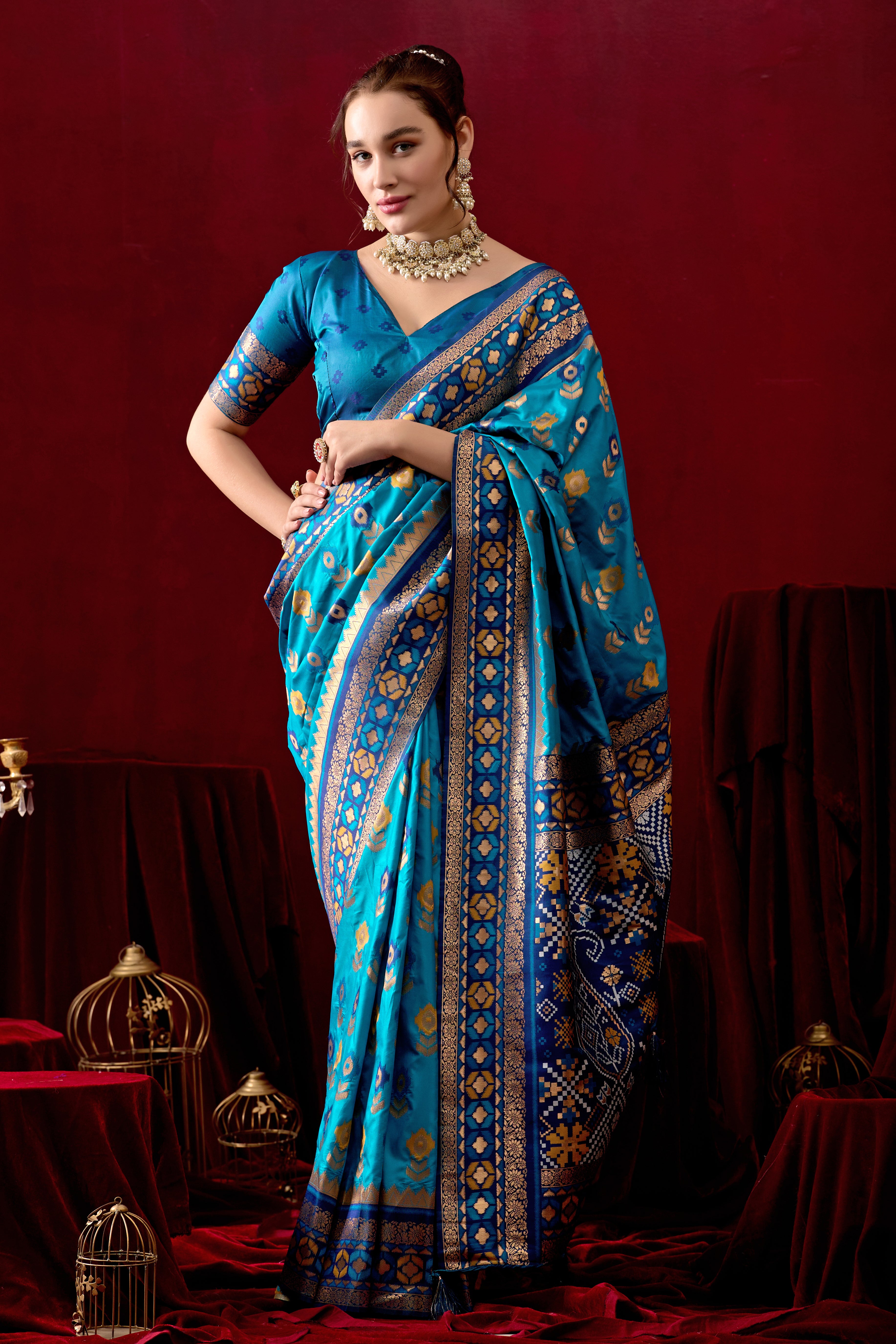 Vasanti Firoji & Navy Blue Contrast Banarasi Silk Saree