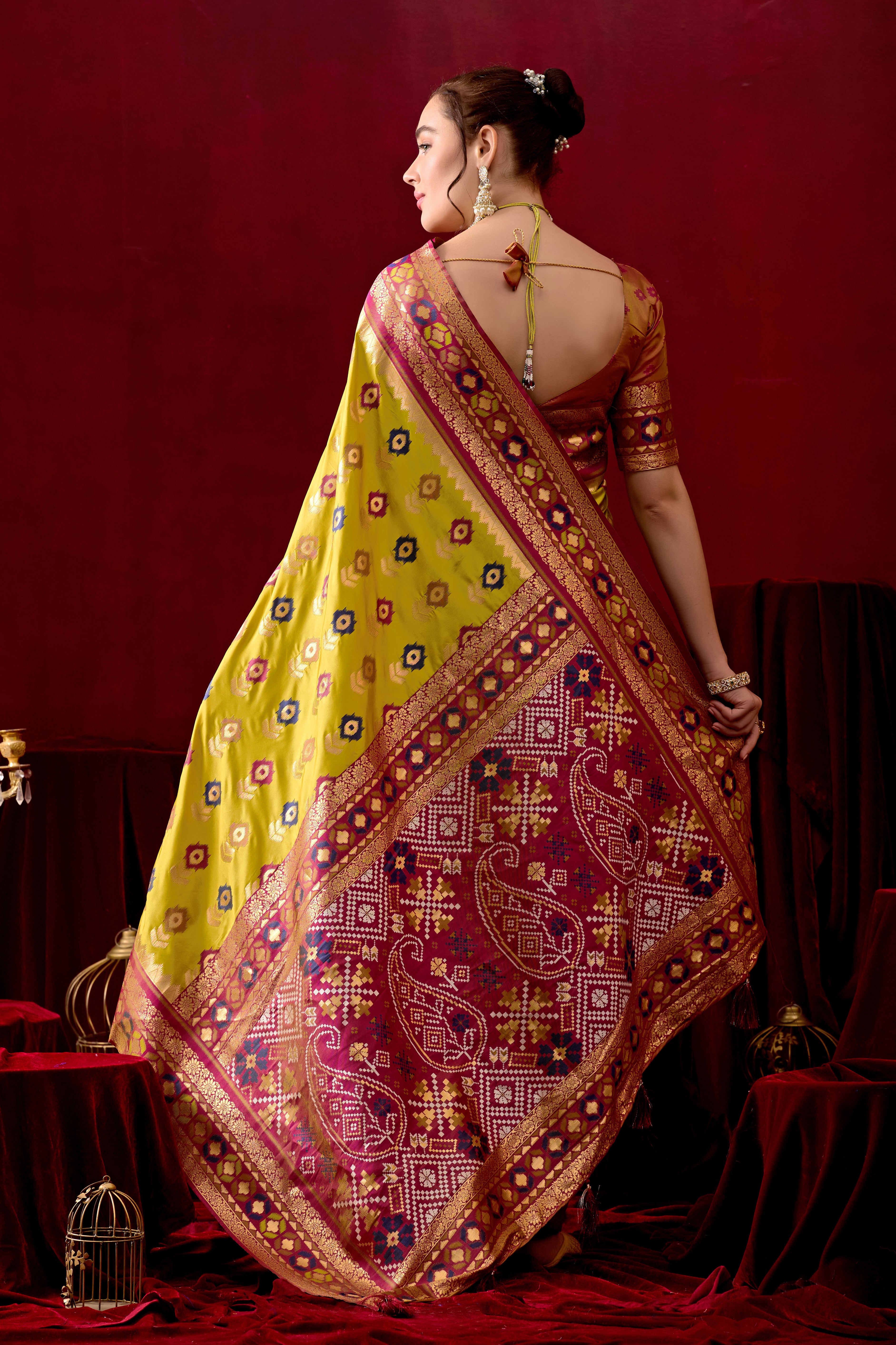 Vasanti Mehendi & Wine Contrast Banarasi Silk Saree