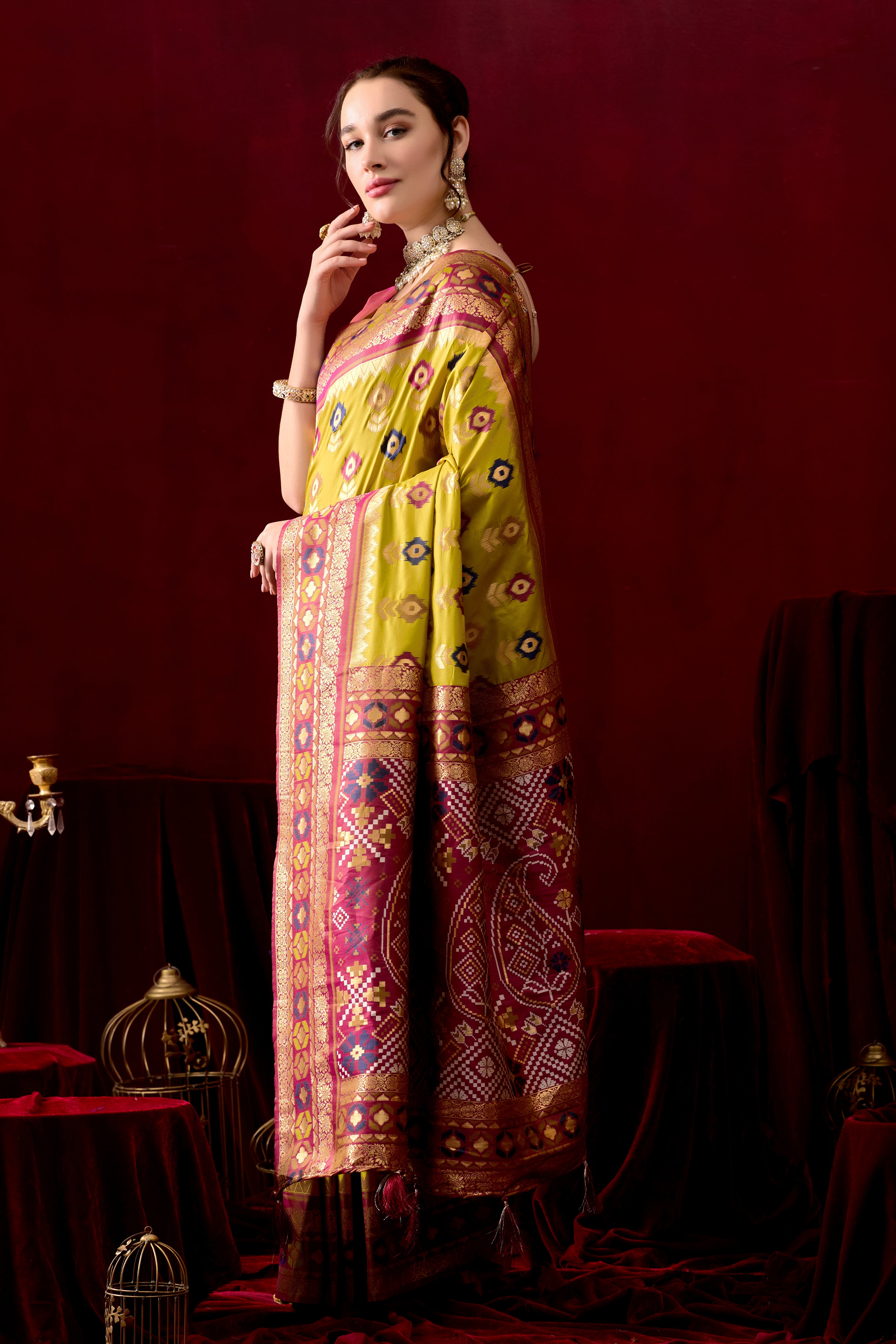 Vasanti Mehendi & Wine Contrast Banarasi Silk Saree