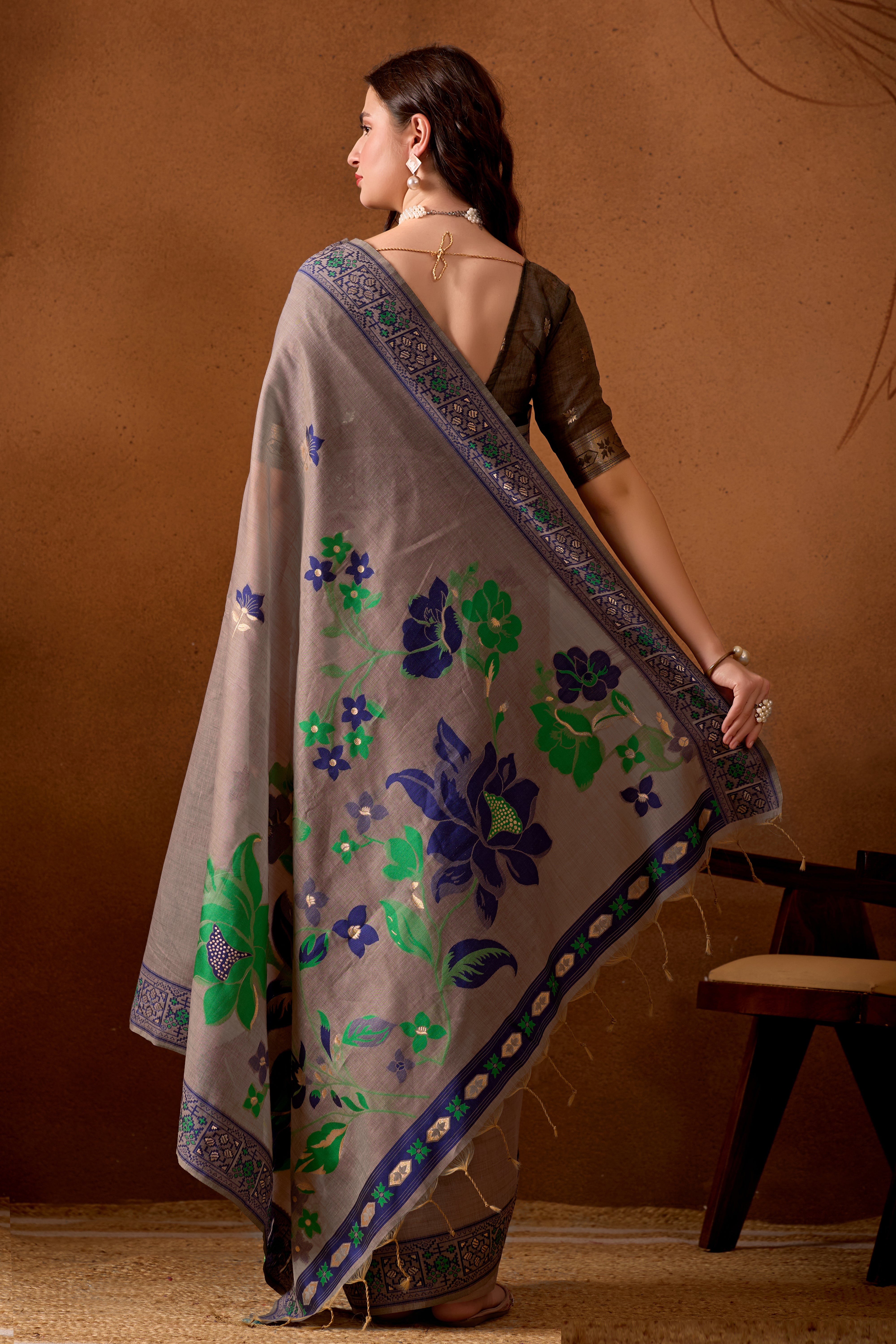 Woven Design Ethnic Motif Muga Cotton Saree in Grey