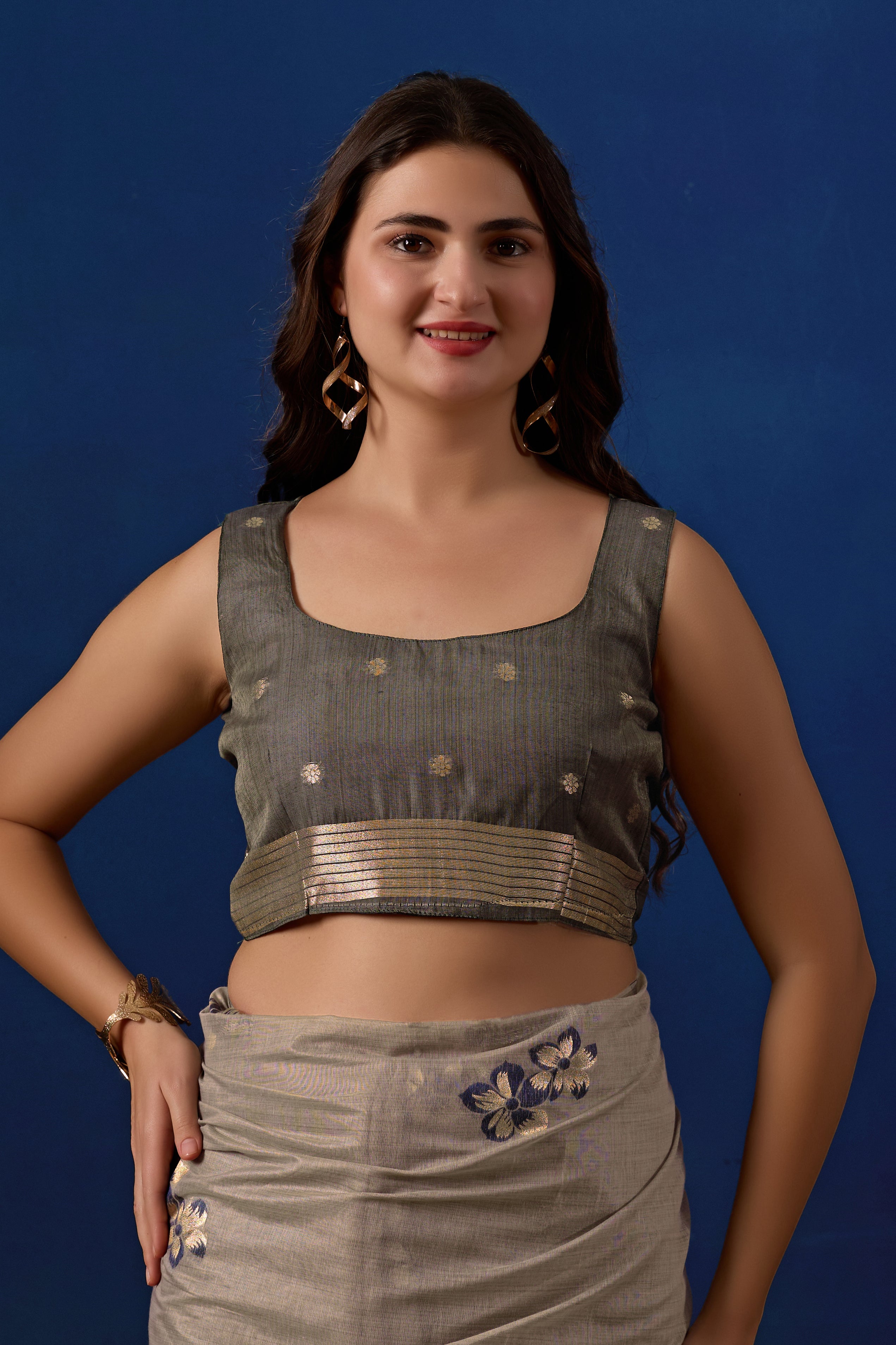 Elegant Floral Weave Muga Cotton Silk Saree in Gray with Dark Gray Contrast