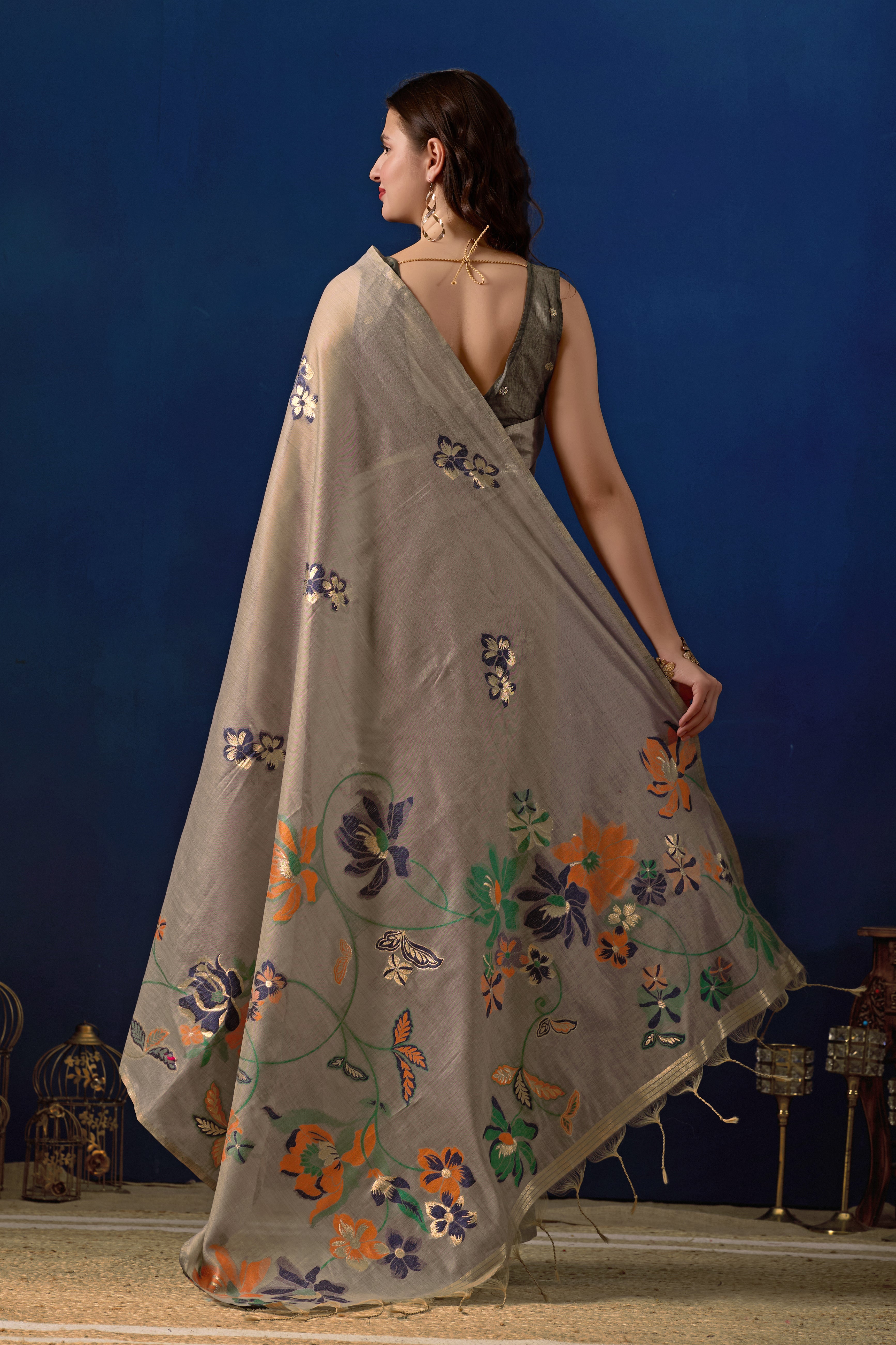 Elegant Floral Weave Muga Cotton Silk Saree in Gray with Dark Gray Contrast