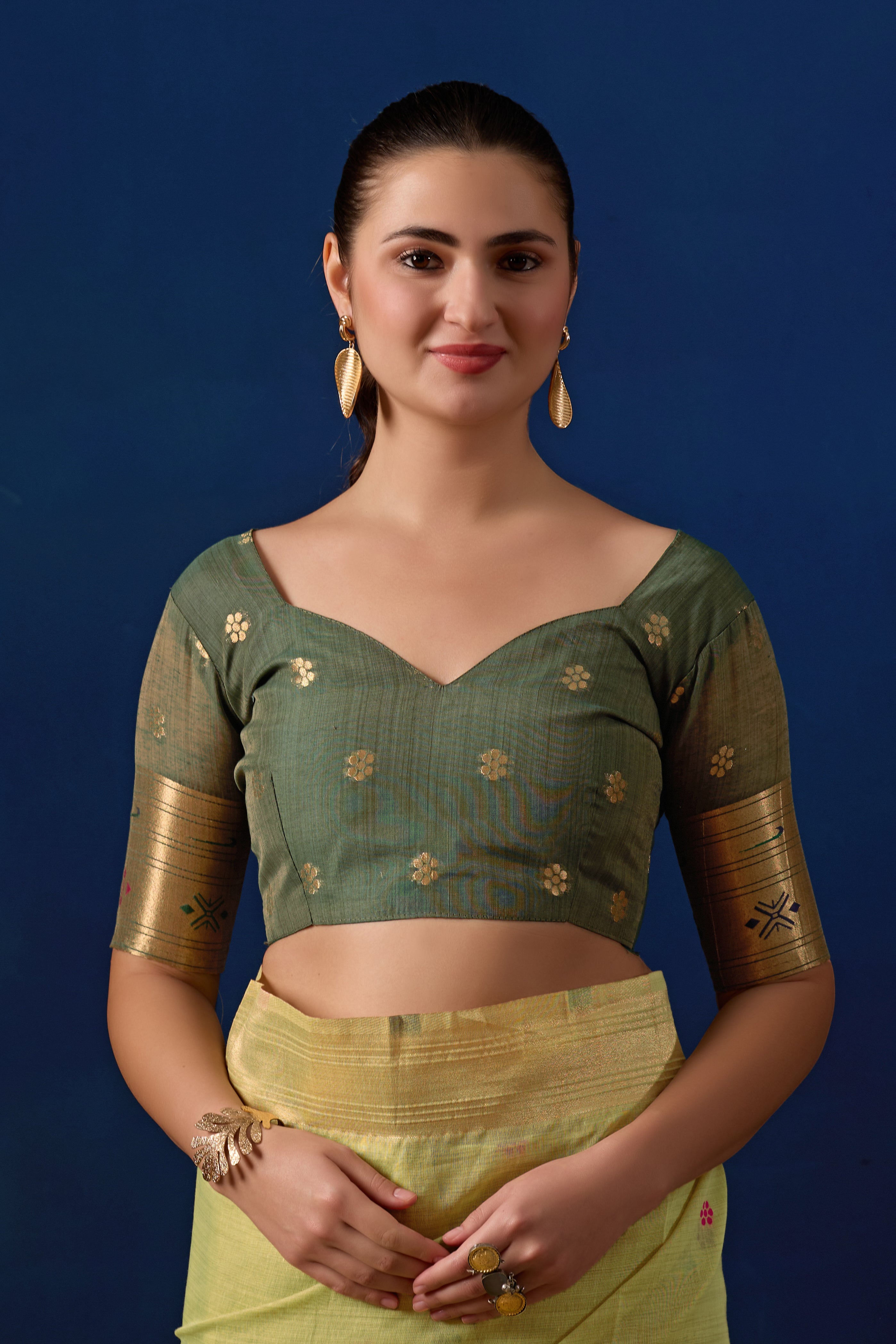 Royal Blossom Paithani Silk Saree in Green with Dark Green Contrast