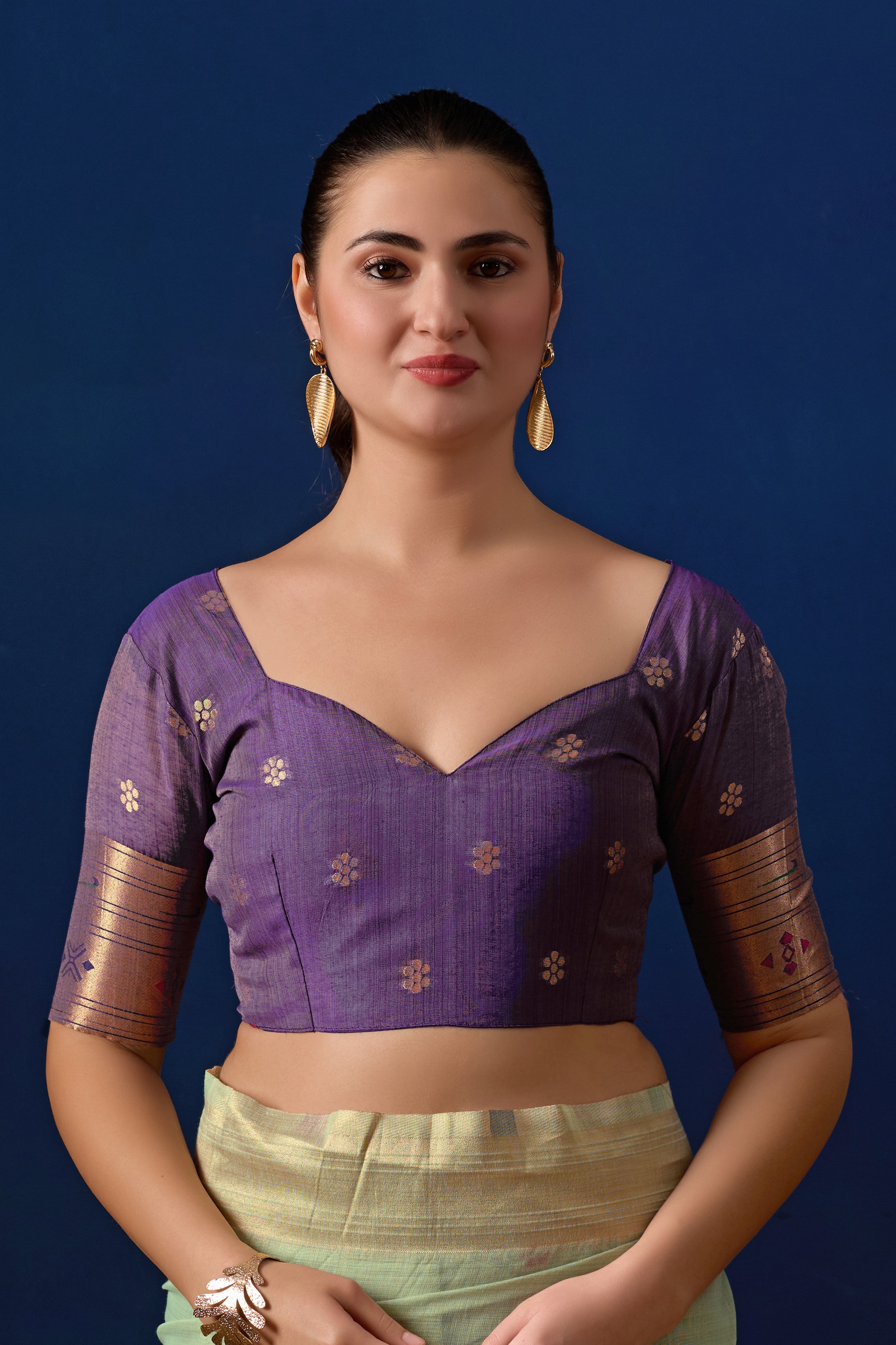 Royal Blossom Paithani Silk Saree in Pista with Majanta Contrast