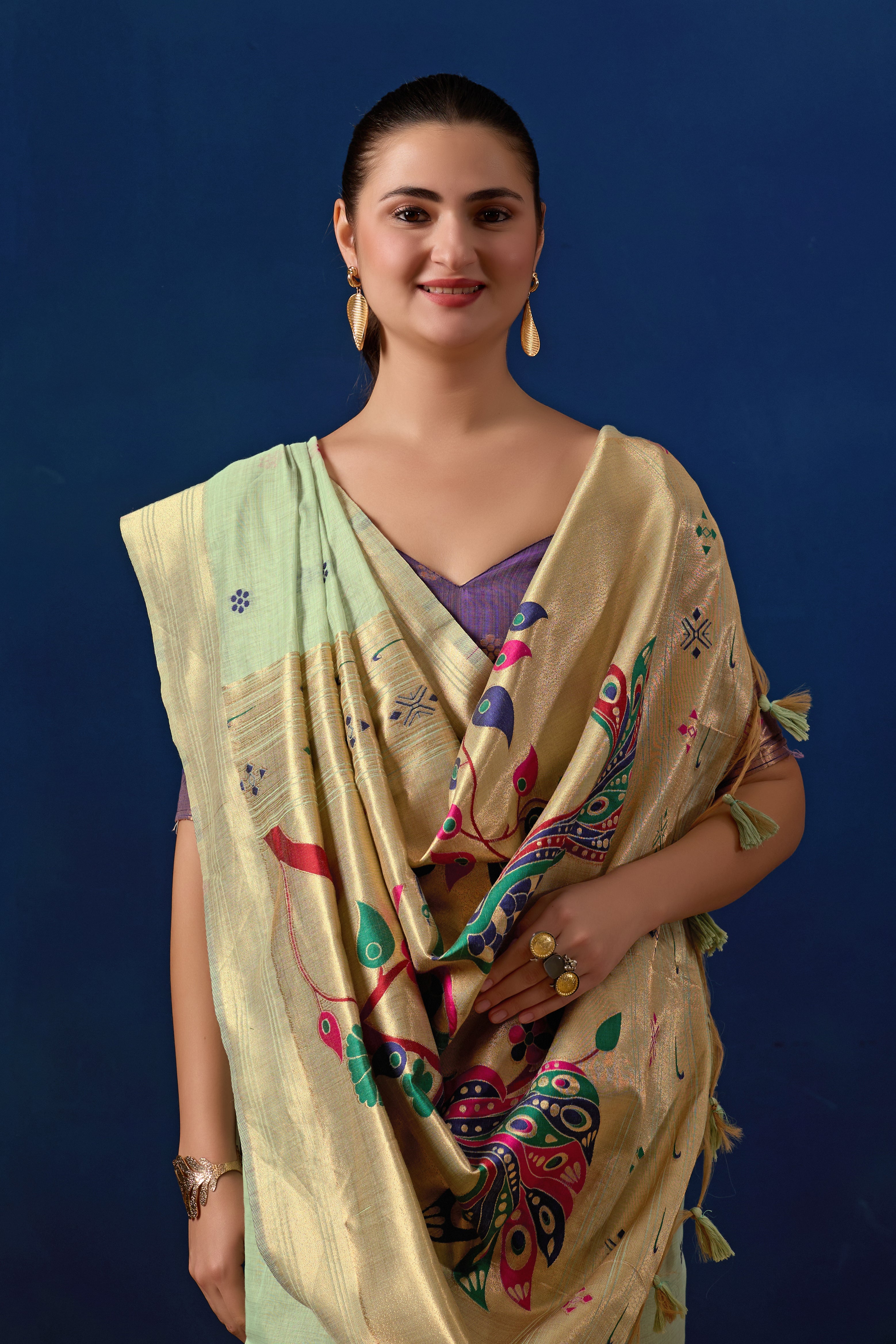 Royal Blossom Paithani Silk Saree in Pista with Majanta Contrast