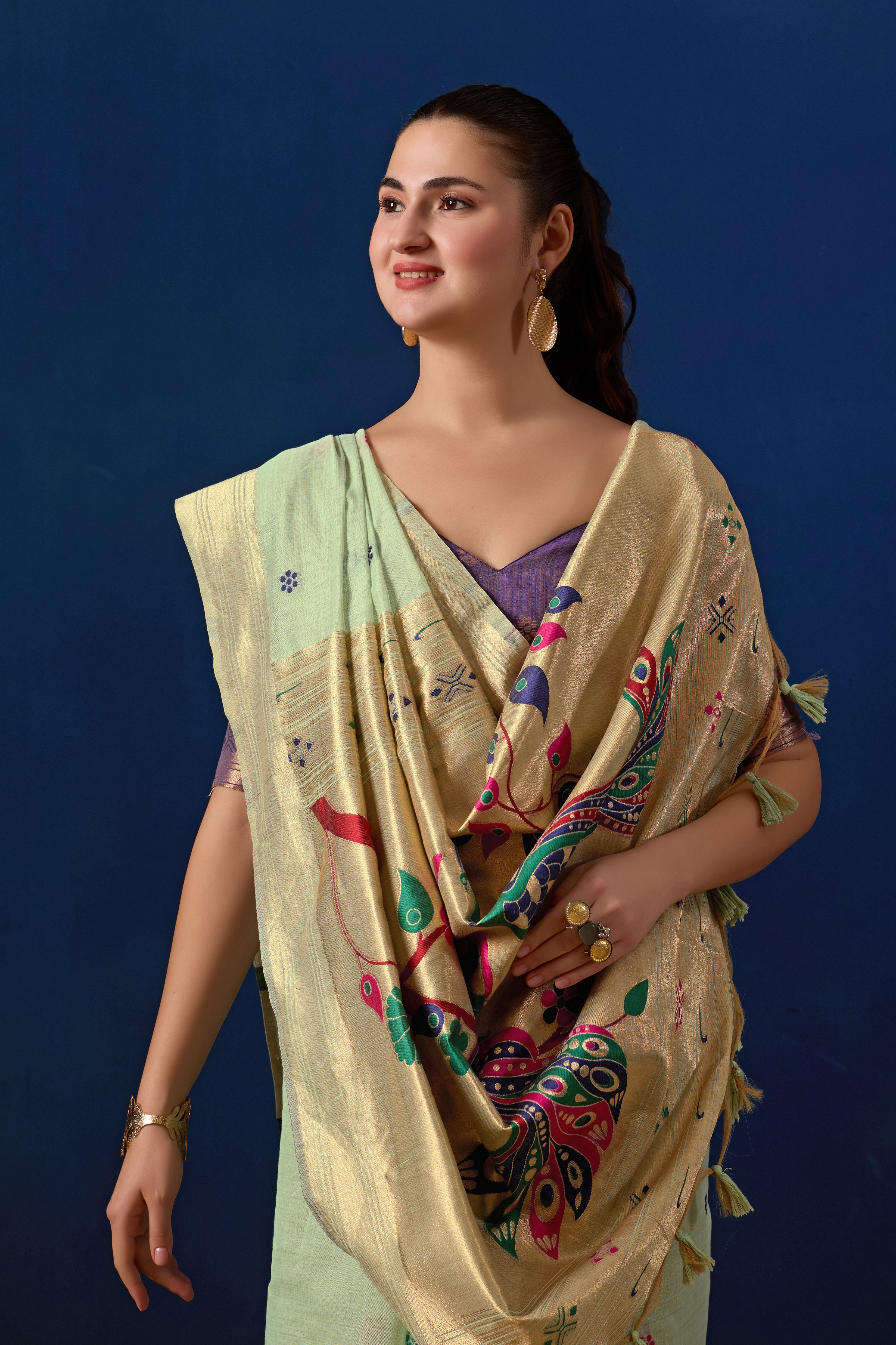 Royal Blossom Paithani Silk Saree in Pista with Majanta Contrast